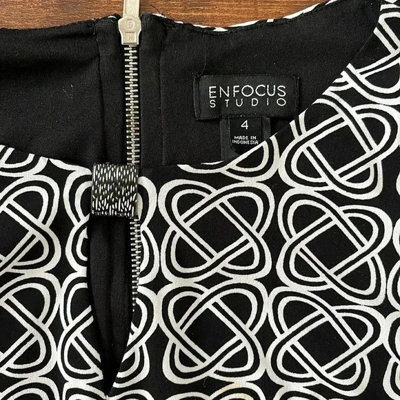 Print 3/4 sleeve  dress - Picture 2 of 8